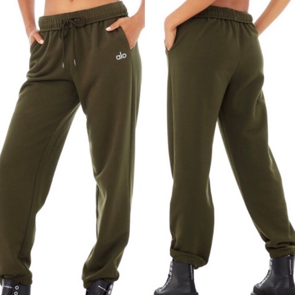 Alo Yoga Accolade Sweatpant Dark Olive M - Picture 5 of 14